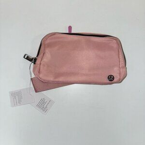 Lululemon Everywhere belt